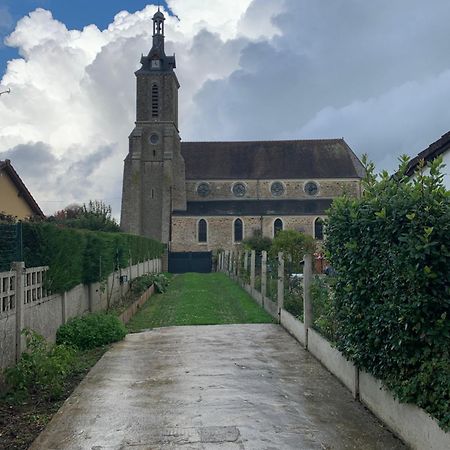 Chez Fifi&Stella Hotel Neufmoutiers-en-Brie Kültér fotó