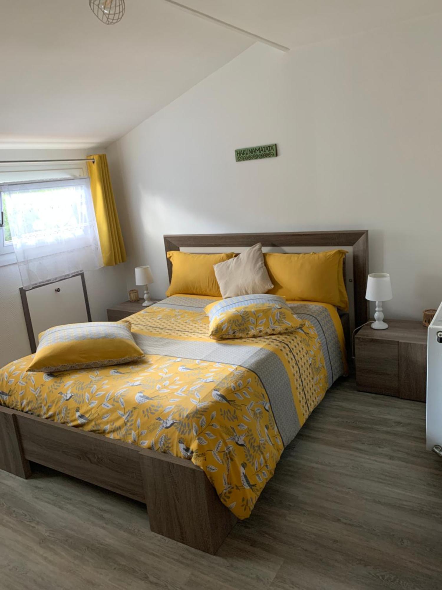 Chez Fifi&Stella Hotel Neufmoutiers-en-Brie Kültér fotó