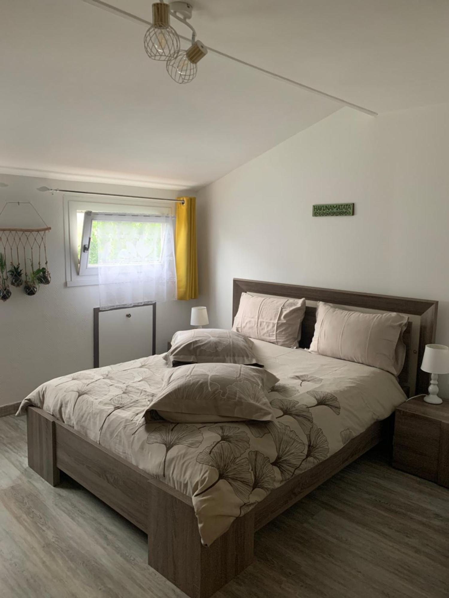Chez Fifi&Stella Hotel Neufmoutiers-en-Brie Kültér fotó